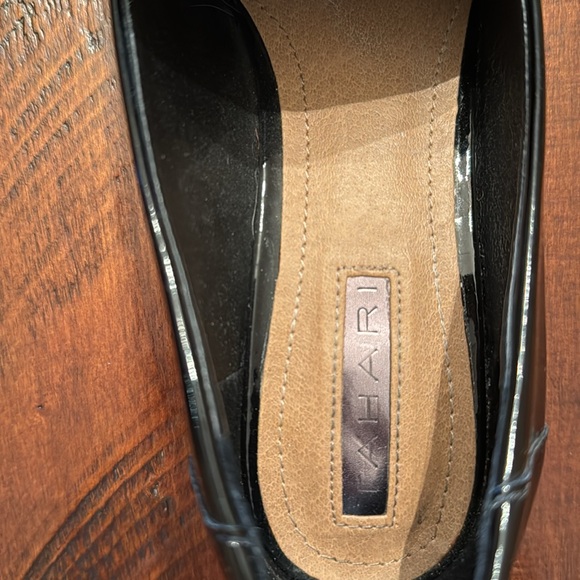 TAHARI - Picture 8 of 9